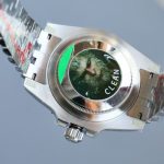 Luxury GMT Watch – Black & Blue Bezel, Silver Marble Dial, Stainless Steel Oyster Bracelet, Dual Time Zone Function - 图片 8