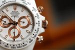 Luxury White Ceramic Chronograph Watch – Rose Gold Accents, Tachymeter Bezel, Rubber Strap, Sporty Elegance - 图片 7