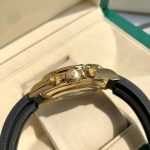 Luxury Gold-Tone Chronograph Watch – Black Rubber Strap, Tachymeter Bezel, Champagne Dial, Sporty Elegance - 图片 8