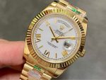 Luxury Full Gold Day-Date Style Watch – White Dial, Roman Numerals, Fluted Bezel, Two-Window Display - 图片 4