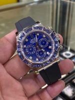 Luxury Blue Sapphire Chronograph Watch – Diamond-Encrusted Bezel, Black Rubber Strap, Sporty Elegance - 图片 3