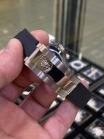 Luxury Blue Sapphire Chronograph Watch – Diamond-Encrusted Bezel, Black Rubber Strap, Sporty Elegance - 图片 7