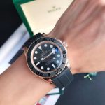 Luxury Rose Gold Submariner-Style Watch – Black Dial, Ceramic Bezel, Rubber Strap, Water Resistant - 图片 7