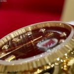 Luxury Full Gold Day-Date-Style Watch – Green Sunburst Dial, Diamond Hour Markers, Fluted Bezel - 图片 4