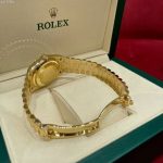 Luxury Full Gold Day-Date-Style Watch – Green Sunburst Dial, Diamond Hour Markers, Fluted Bezel - 图片 10