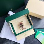 Luxury Rainbow Daytona-Style Chronograph Watch – Rose Gold Case, Multicolored Gemstone Bezel, Black Dial with Three Sub-Dials - 图片 8