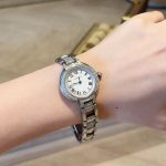 Cartier Ballon Bleu – Women's 18K White Gold Diamond-Paved Watch with White Dial, Roman Numerals, and Integrated Bracelet - 图片 7
