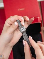 Cartier Santos-Dumont – Women's Stainless Steel Automatic Watch with White Dial, Roman Numerals, and Integrated Bracelet - 图片 3