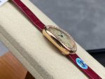 Cartier Baignoire – Women's 18K Rose Gold Oval Watch with Diamond Bezel, Cream Dial, Roman Numerals, and Red Alligator Strap - 图片 4