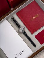 Cartier Tank Must – Women's 18K White Gold Watch with Diamond Bezel, Silver Dial, Roman Numerals, and Black Alligator Strap - 图片 2