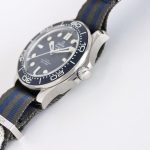 Omega Seamaster Diver 300M – Blue Wave Dial with NATO-Style Fabric Strap - 图片 8