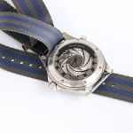 Omega Seamaster Diver 300M – Blue Wave Dial with NATO-Style Fabric Strap - 图片 5
