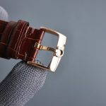 Omega De Ville – Silver Dial with Diamond Accents and Moon Phase Complication - 图片 4