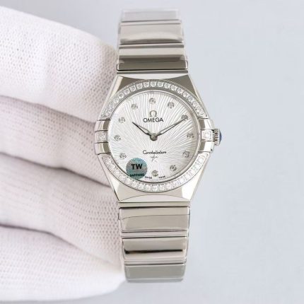 Omega Constellation – Women's Two-Tone Diamond-Encrusted Watch with Mother-of-Pearl Dial