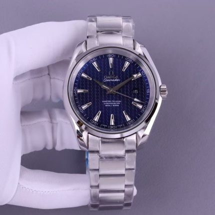 Omega Seamaster – Men's Blue Wave-Dial with Stainless Steel Bracelet and Master Co-Axial Chronometer Movement