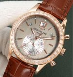Patek Philippe Complications – Men's Champagne Dial with 18K Rose Gold Case, Diamond Bezel, and Brown Alligator Strap - 图片 3