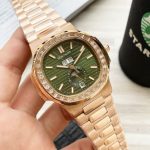 Patek Philippe Aquanaut – Women's Rose Gold Case with Diamond Bezel, Blue Sunburst Dial, and Integrated Bracelet - 图片 4