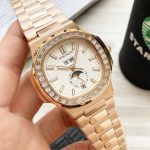 Patek Philippe Aquanaut – Women's Rose Gold Case with Diamond Bezel, Blue Sunburst Dial, and Integrated Bracelet - 图片 8