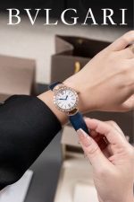 Bvlgari Serpenti – Women's Rose Gold Diamond Watch Set with White & Blue Dials, Leather Straps, and Swiss Movement - 图片 5