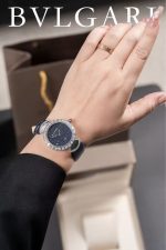 Bvlgari Serpenti – Women's Rose Gold Diamond Watch Set with White & Blue Dials, Leather Straps, and Swiss Movement - 图片 3