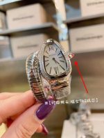 "Bvlgari Serpenti – Women's Stainless Steel Diamond Bracelet Watch with Mother-of-Pearl Dial, Ruby Crown, and Swiss 762 Movement  " - 图片 8