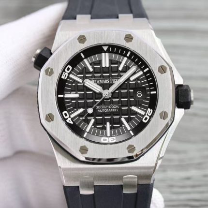 Audemars Piguet Royal Oak Offshore – Men's Black Dial with Stainless Steel Case and Rubber Strap, 300m Water Resistance