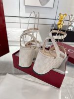Gucci Beige Monogram Wedge Sandals – Horsebit Buckle, Metal Frame, Original Box & Dust Bag - 图片 5