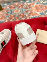 Gucci Beige Monogram Sneakers – Classic Web Stripe, "ACE" Metal Plate, Original Box & Dust Bag - 图片 5