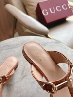 Gucci Brown Monogram T-Strap Sandals – Embossed GG Pattern, Metal Horsebit Buckle, Original Box & Dust Bag - 图片 5