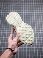 Gucci White Chunky Sneakers – Bear Logo Patch, Oversized "GUCCI" Print, Signature Web Stripe, Original Box & Dust Bag - 图片 4