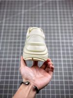 Gucci White Chunky Sneakers – Bear Logo Patch, Oversized "GUCCI" Print, Signature Web Stripe, Original Box & Dust Bag - 图片 3