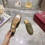 Gucci Olive Green GG Monogram Slides – Iconic Horsebit Buckle, Embossed Pattern, Original Box & Dust Bag - 图片 3