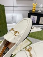 Gucci White Leather Loafers – Minimalist Design, Iconic Horsebit Buckle, Timeless Elegance, Original Box & Dust Bag - 图片 4