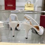 Gucci White Horsebit Slingback Pumps – Pointed Toe, Embossed Logo, Gold-Tone Hardware, Original Box & Dust Bag - 图片 5