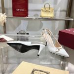 Gucci White Horsebit Slingback Pumps – Pointed Toe, Embossed Logo, Gold-Tone Hardware, Original Box & Dust Bag - 图片 4