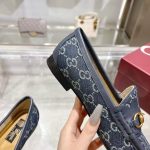 Gucci GG Monogram Loafers – Navy Blue Canvas, Horsebit Buckle, Original Box & Dust Bag - 图片 3
