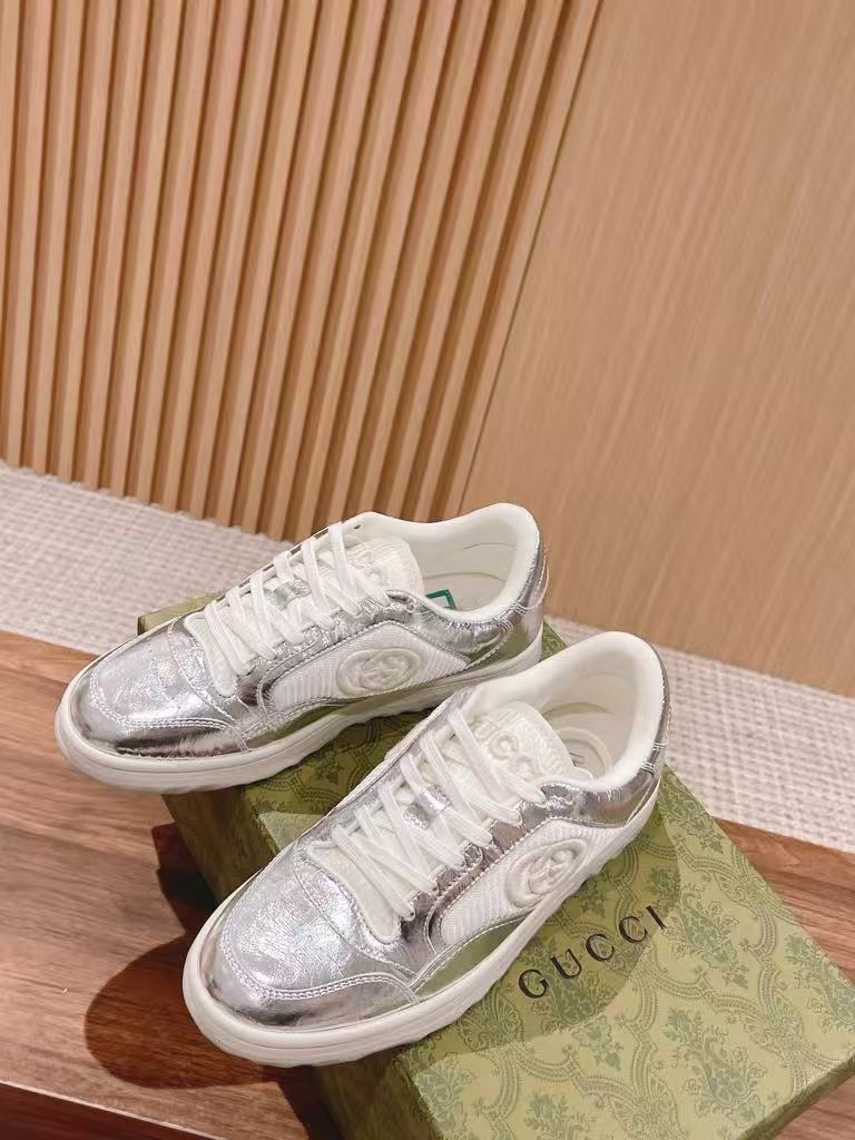 微信图片_20250926135048_6114_76 Gucci Silver Metallic Sneakers – Reflective Leather, GG Logo Patch, Chunky White Sole - 图片 1