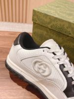 Gucci White & Black Leather Sneakers – Iconic GG Logo, Bold Contrast, Chunky Sole Design - 图片 4