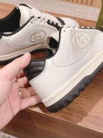 Gucci White & Black Leather Sneakers – Iconic GG Logo, Bold Contrast, Chunky Sole Design - 图片 2