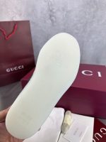 Gucci Green Velvet Sneakers – Black Leather Panel, Embroidered GG Logo, Premium Craftsmanship - 图片 2