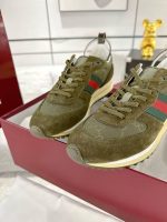 Gucci Olive Suede Sneakers – Web Stripe Detail, Metal Ring Pull Tabs, Premium Craftsmanship - 图片 3