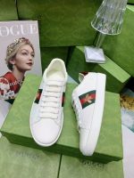 Gucci White Leather Sneakers – Red & Green Web Stripe, Golden Bee Embroidery, Iconic Design - 图片 6