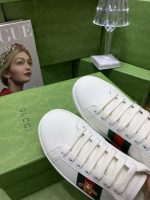 Gucci White Leather Sneakers – Red & Green Web Stripe, Golden Bee Embroidery, Iconic Design - 图片 2