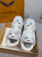 Louis Vuitton Multicolor Monogram Sneakers – White Leather, Bold Print, Chunky Sole - 图片 9
