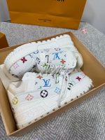 Louis Vuitton Multicolor Monogram Sneakers – White Leather, Bold Print, Chunky Sole - 图片 2