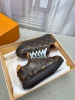 Louis Vuitton Monogram Leather Sneakers – Iconic Brown Pattern, White Laces, Timeless Design - 图片 5