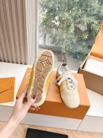 Louis Vuitton Beige & Yellow Leather Sneakers – Minimalist Design, Iconic Craftsmanship, Everyday Luxury - 图片 4