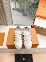 Louis Vuitton White & Brown Monogram Sneakers – Classic Colorway, Iconic Design, Everyday Luxury - 图片 7