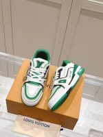 Louis Vuitton White & Green Leather Sneakers – Bold Color Contrast, Iconic LV Logo, Elevated Style - 图片 2
