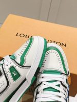 Louis Vuitton White & Green Leather Sneakers – Bold Color Contrast, Iconic LV Logo, Elevated Style - 图片 6